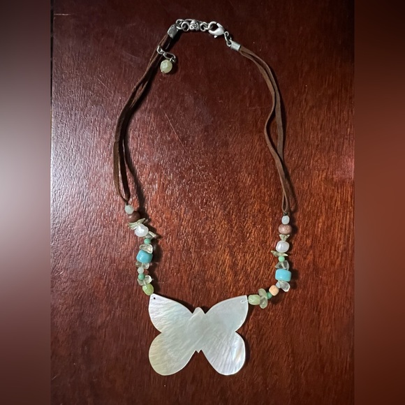 American Eagle Butterfly Shell Necklace - Picture 3 of 4